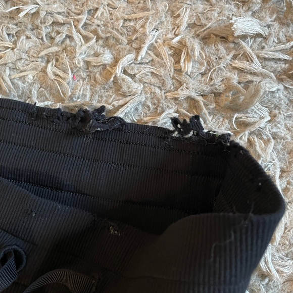 LULULEMON black umbrella joggers! - Picture 4 of 4